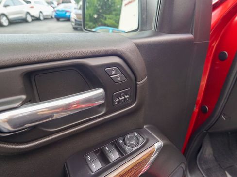Used 2019 Chevrolet Silverado 1500 High Country w/ Technology Package AWD/4WD image 21