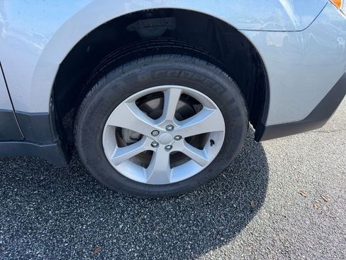 Used 2013 Subaru Outback 2.5i Premium image 4