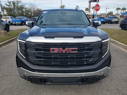 Certified 2025 GMC Sierra 1500 Pro w/ Pro Value Package image 9