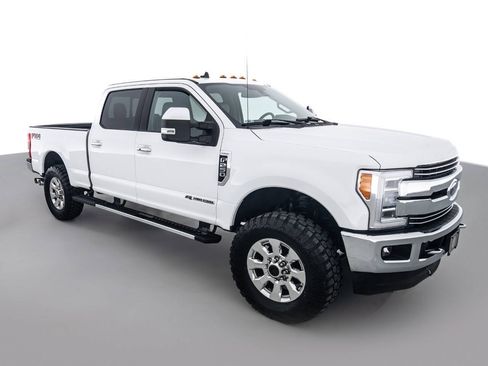 Used 2019 Ford F250 Lariat w/ Lariat Ultimate Package AWD/4WD image 3