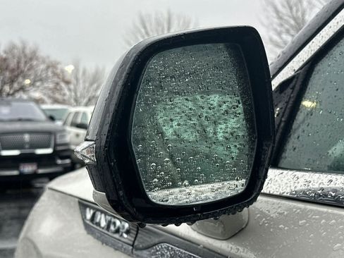 Used 2022 Lincoln Aviator Reserve w/ Equipment Group 201A image 9