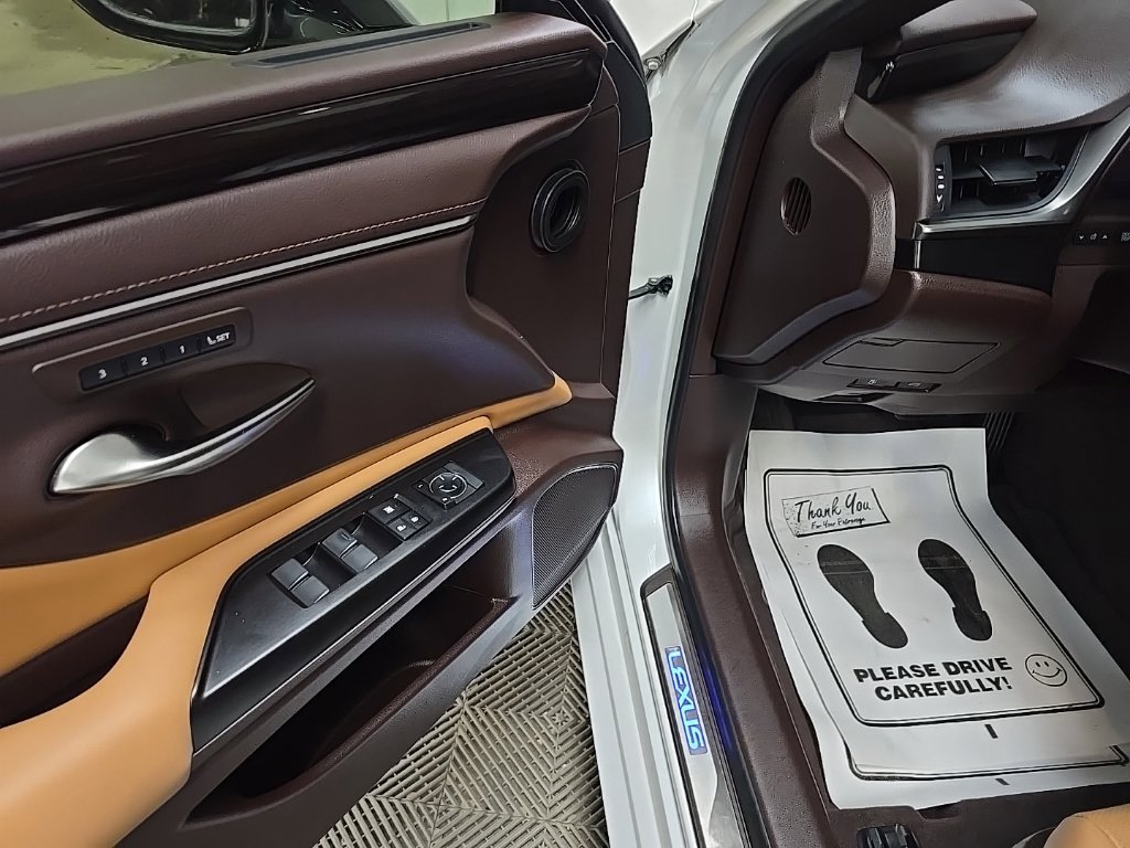 Used 2019 Lexus ES 300h w/ Premium Package FWD image 29