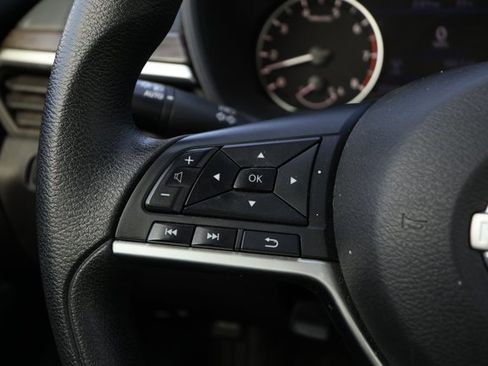 Used 2023 Nissan Altima 2.5 SV image 12