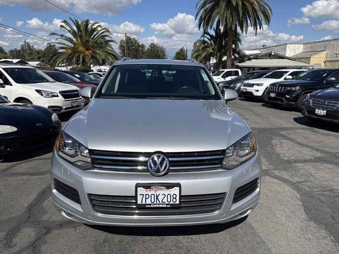 Used 2014 Volkswagen Touareg TDI image 2