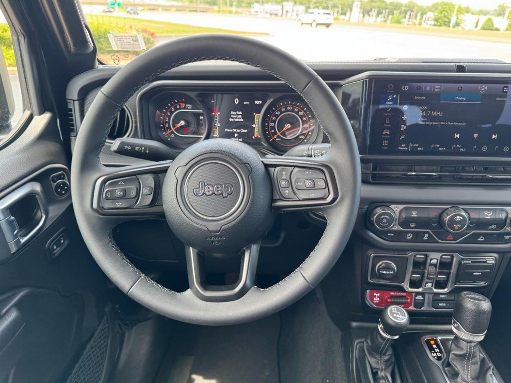 Used 2026 Jeep Gladiator Mojave AWD/4WD image 10
