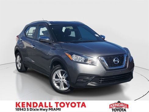 Used 2019 Nissan Kicks S image 1