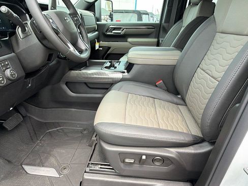 New 2026 Chevrolet Silverado 2500 ZR2 AWD/4WD image 17