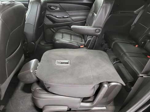 Used 2023 Chevrolet Traverse LT w/ LT Premium Package image 26