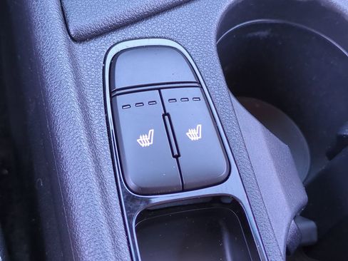 Certified 2022 Kia Niro EX image 22