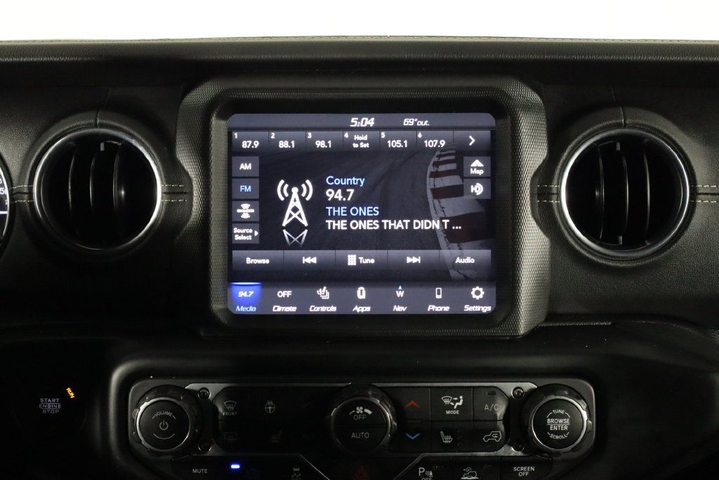 Used 2022 Jeep Wrangler Unlimited Sahara w/ Cold Weather Group AWD/4WD image 27