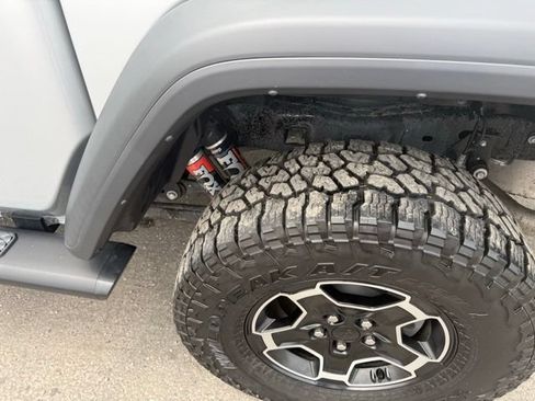Used 2023 Jeep Gladiator Mojave w/ LED Lighting Group AWD/4WD image 7