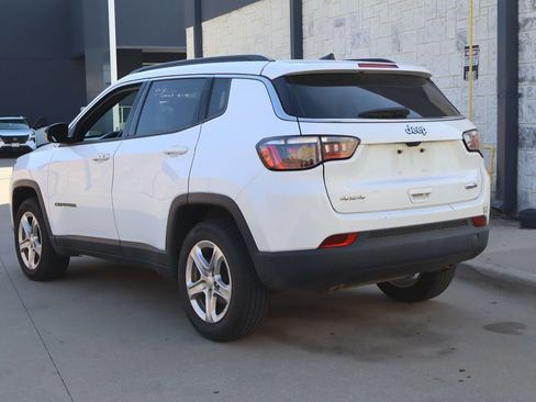 Used 2024 Jeep Compass Latitude AWD/4WD image 3