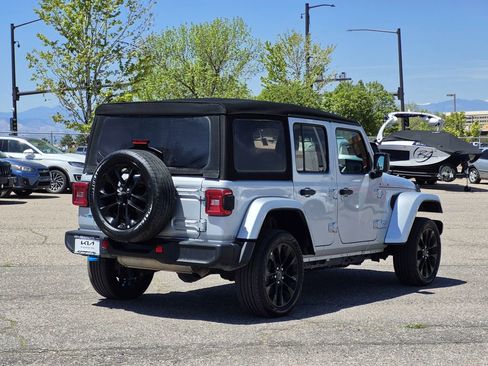 Used 2024 Jeep Wrangler Unlimited Sahara AWD/4WD image 5