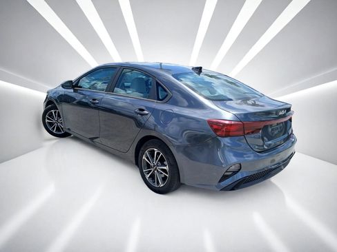 Used 2022 Kia Forte LXS w/ LXS Technology Package FWD image 5