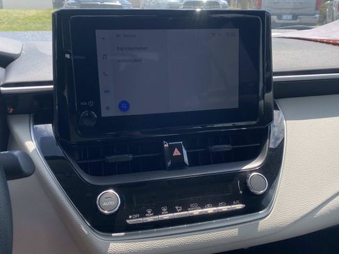 Used 2025 Toyota Corolla LE FWD image 28
