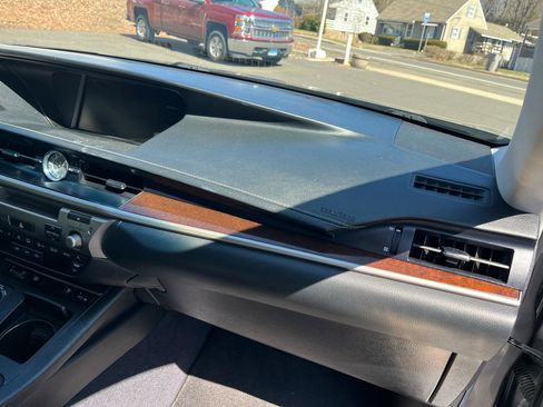 Used 2013 Lexus ES 350 w/ Luxury Pkg image 18