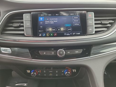 Used 2024 Buick Enclave Premium image 24