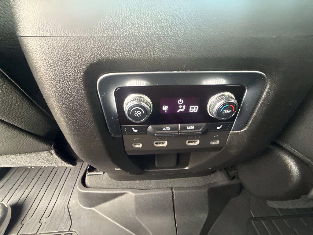 Used 2021 GMC Yukon Denali w/ Denali Ultimate Package AWD/4WD image 13