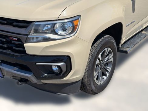 Used 2022 Chevrolet Colorado Z71 AWD/4WD image 11