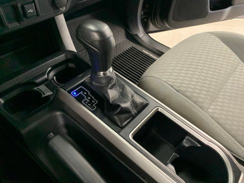 Used 2020 Toyota Tacoma SR5 w/ SR5 Appearance Package (SM) RWD image 18