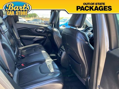 Used 2019 Jeep Cherokee Limited AWD/4WD image 10