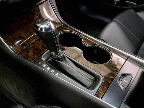 Used 2015 Chevrolet Impala LT image 17