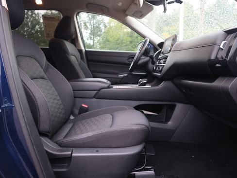 Used 2024 Nissan Pathfinder SV FWD image 15