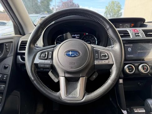 Used 2017 Subaru Forester 2.5i Touring AWD/4WD image 9