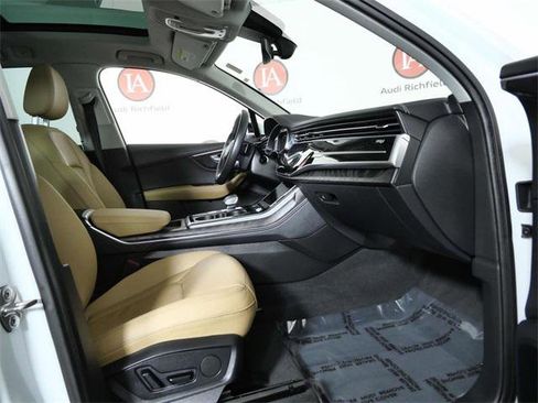 Used 2025 Audi Q7 3.0T Premium Plus image 11