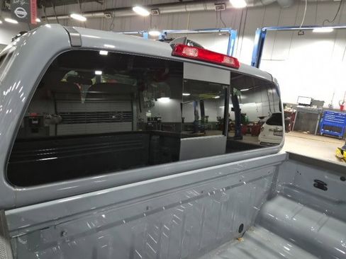 Used 2025 Nissan Frontier PRO-4X image 9