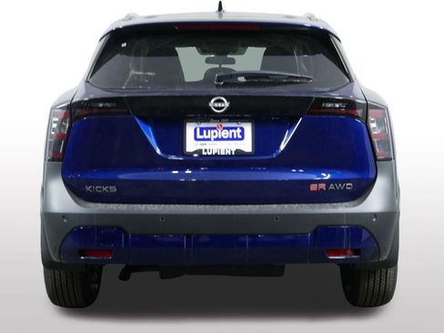New 2026 Nissan Kicks SR w/ SR Premium Package AWD/4WD image 9