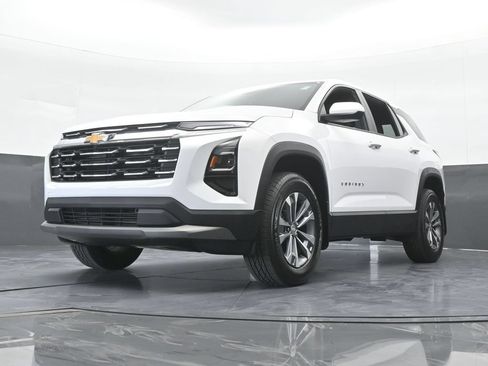 Used 2026 Chevrolet Equinox LT FWD image 56
