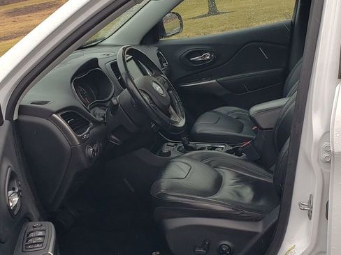 Used 2019 Jeep Cherokee Limited w/ Trailer Tow Group image 6