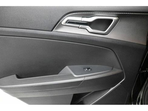 Used 2023 Kia Sportage LX image 20