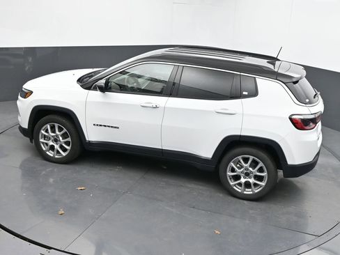 Used 2025 Jeep Compass Limited AWD/4WD image 42