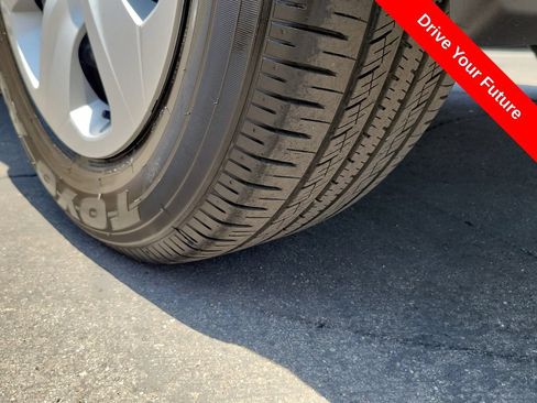 Used 2025 Toyota RAV4 LE FWD image 28
