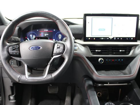 Used 2025 Ford Explorer ST-Line w/ ST-Line Street Pack AWD/4WD image 2