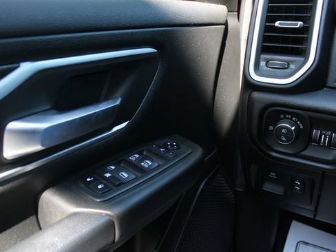 Used 2019 RAM 1500 Big Horn AWD/4WD image 12