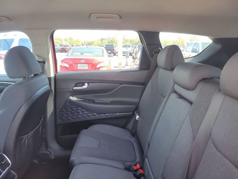 Used 2019 Hyundai Santa Fe SE image 8