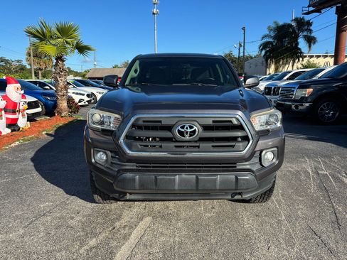 Used 2017 Toyota Tacoma SR5 image 2