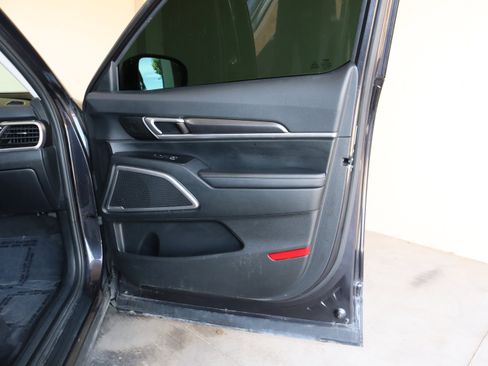 Used 2025 Kia Telluride S AWD/4WD image 44