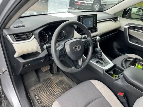 Used 2019 Toyota RAV4 XLE image 6