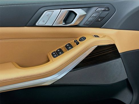 New 2026 BMW X7 xDrive40i w/ M Sport Package image 18