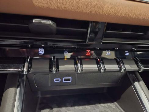 Used 2024 GMC Canyon AT4 w/ AT4 Premium Package image 30