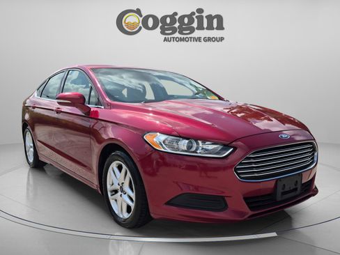 Used 2016 Ford Fusion SE w/ SE Cold Weather Package FWD image 8