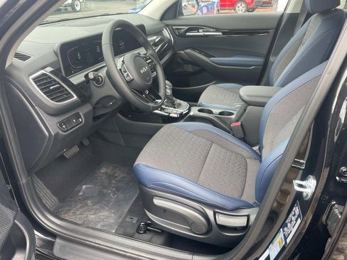 New 2025 Kia Seltos S image 8