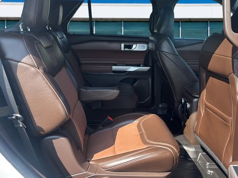 Used 2024 Ford Explorer King Ranch w/ Technology Package AWD/4WD image 12