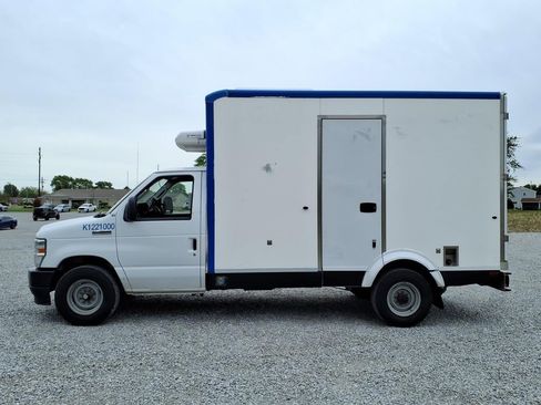 Used 2024 Ford E-350 and Econoline 350 Super Duty w/ Power Windows & Locks Group RWD image 10