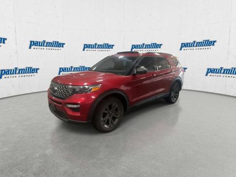 Certified 2021 Ford Explorer XLT w/ Equipment Group 202A AWD/4WD image 4
