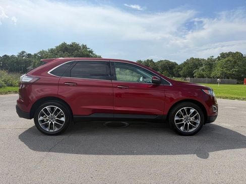 Used 2018 Ford Edge Titanium w/ Equipment Group 302A FWD image 6
